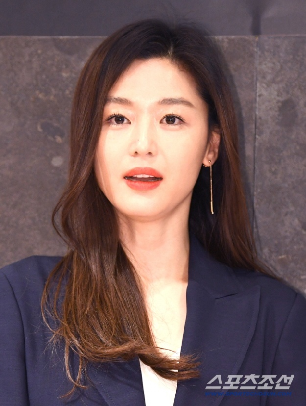 전지현, 성수동 빌딩 3채 '468억' 싹쓸이…부동산 퀸의 위엄