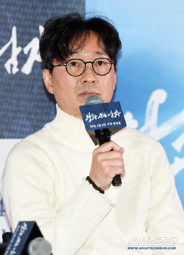 '왕사남' 장항준 감독 “한번도 상상 못한 천만..♥김은희 기뻐하면서도 조심스러워”