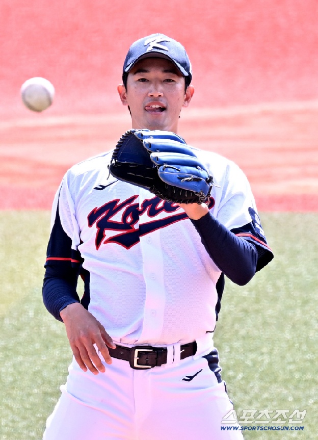 [속보]'전격 공개' 한일전 선발, 류현진 아니다?…“왜 나한테 일본전 맡기셨나 잘 때마다 생각했다”