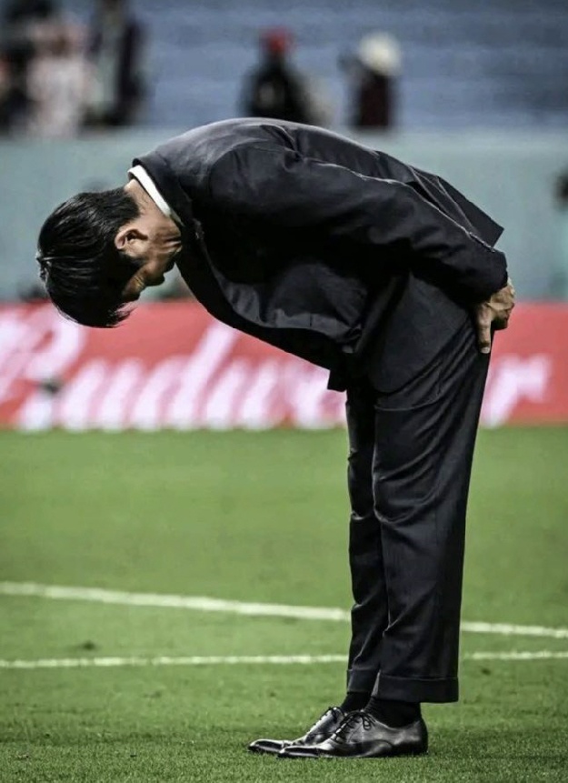 日 비상! “죄송합니다, 정말 죄송합니다” 대국민 사과 위기 찾아오나...일본 국대 '휘청' “대표팀 선수, 소속팀 부진 지속”