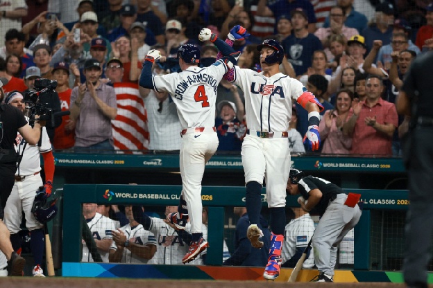 “미국 8강 진출 확정” 실언한 미국 감독 맹비난…'사상 초유' 1라운드 탈락→데로사 평생 '꼬리표'