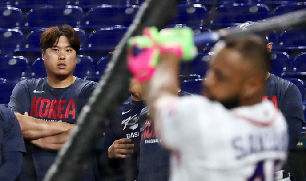 “RYU, 전성기처럼 던져도 못 막을 것” 日, WBC 8강 류지현호 도미니카전 참패 예상