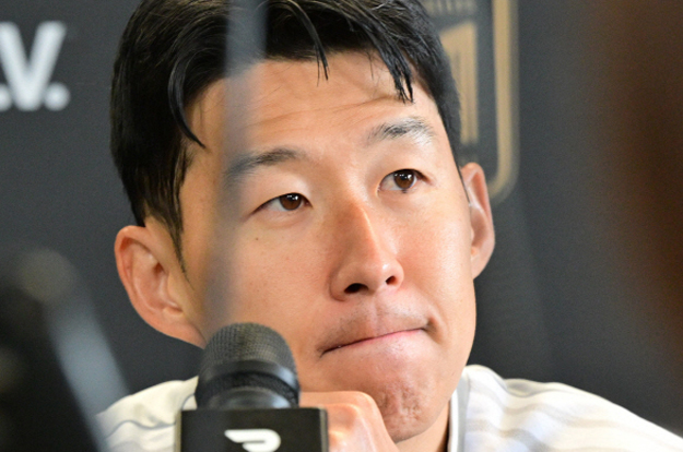 美 폭발! “손흥민 아무런 목적 없이 떠다녀”, “뭘 하려는지 모르겠아” 韓 축구도 비상, LAFC 새 감독 향한 비판 폭주