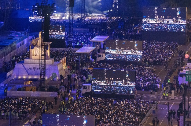 BTS '세기의 컴백', 왜 무사고였나..질서·통제가 만든 광화문