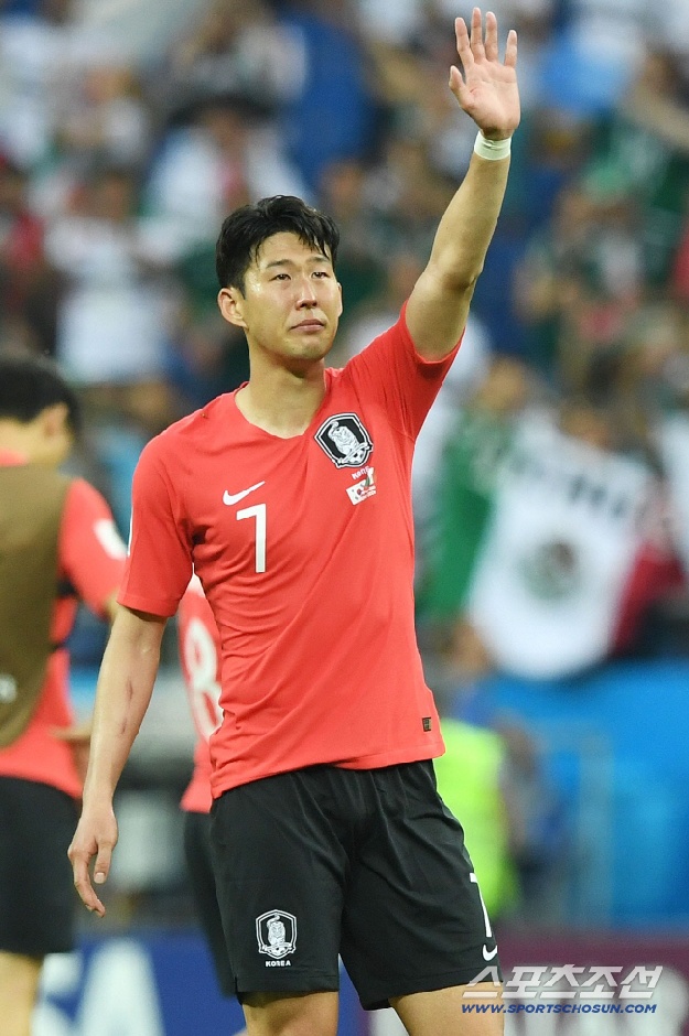 韓 축구 초비상! 멕시코 '오피셜' 공식발표, 손흥민 '라스트 댄스' 눈물 펑펑 초대형 변수 발생...한국 울린 레전드, 대표팀 승선