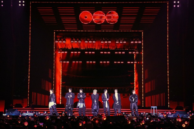 BTS 광화문 컴백, 무사고였지만…RM·하이브 나란히 사과