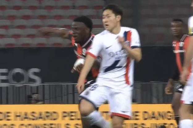 최악은 피했다! 살인 태클에 쓰러진 이강인→다행히 큰 부상 아냐...하지만 코트디부아르전은 뛰지 못할 듯