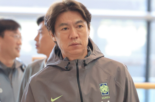 “홍명보호는 다 계획이 있다” 유럽서 최후의 월드컵 리허설! 英 출국, '중앙MF→윙백' 키포인트..부상 변수 플랜B 집중 점검