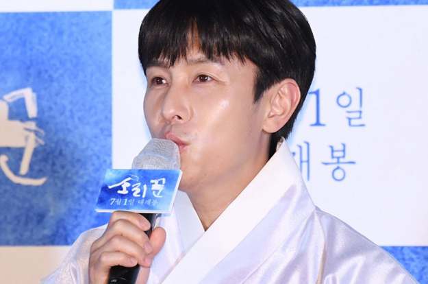 김동완, “형은 개XX” 前 매니저 폭로에..“법적 대응할 것”
