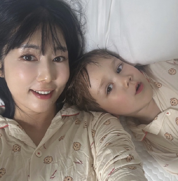 '비혼모' 사유리, 子 출산 6년만에...“불행한 사람, 아기 낳으면 불행 2배”