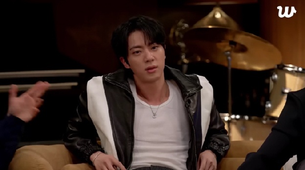 BTS 진, 새 앨범 크레딧 혼자 빠진 이유 “투어로 바빠, 컨디션 안 좋았다”