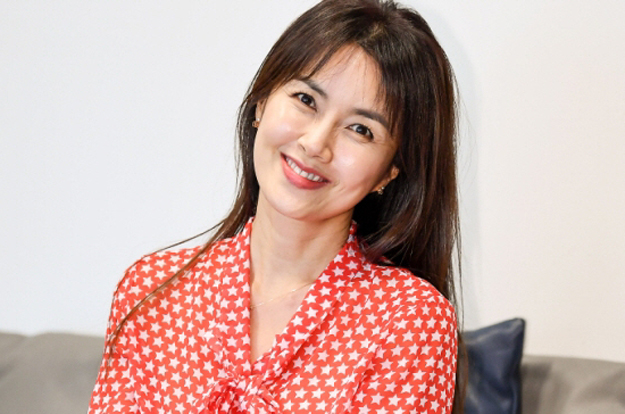 신애라, 공개 입양 소신 “어릴 때부터 친가족 얘기해, 슬프고 비참한 얘기 아냐”