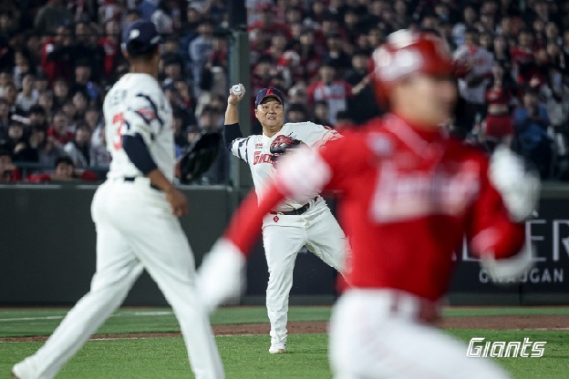 롯데 굴욕적 대참사! 전광판 133113023→SSG에 2-17 '벌써 4연패'