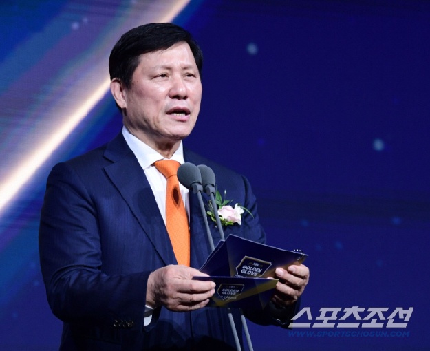 '허구연 총재님 보고 계십니까?' 뜨겁게 달아오른 장안문, 1만8700장 티켓 다 팔렸다! 주말 연속 매진 → 시즌 2번째 [수원현장]