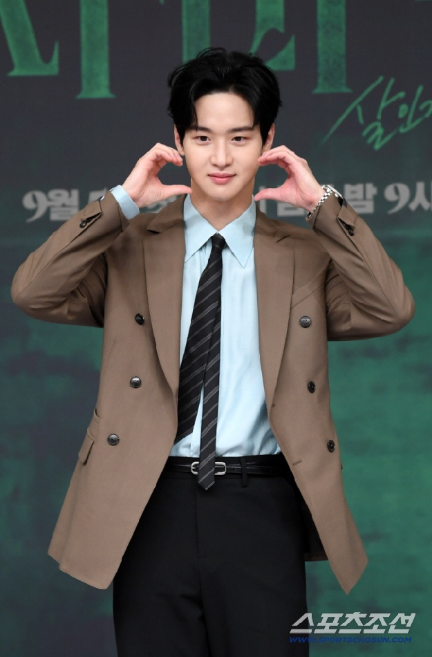 “배우지만 창작 활동 욕심나”..'누룩' 장동윤 감독, 지킬 앤 하이드 같은 반전의 얼굴