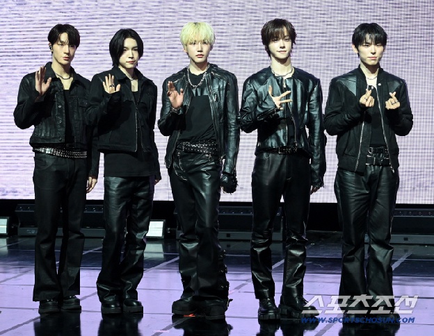 “김재중처럼 실력으로 증명”..'김재중 아들들' 키빗업, 핸드마이크 들고 출격