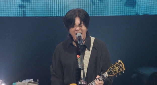 윤도현, 희귀암 이겨내고 다시 선 무대..역대급 떼창 '뭉클'