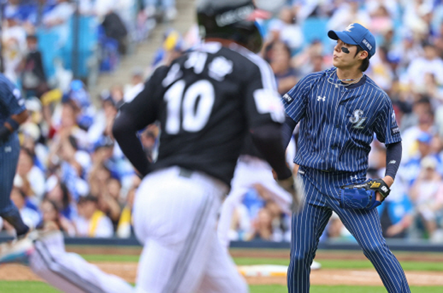 “버릇없는 후배 없다”  논란의 원태인 욕설과 강민호 해명, '내분' 아닌 세가지 정황, 그러면 LG는?