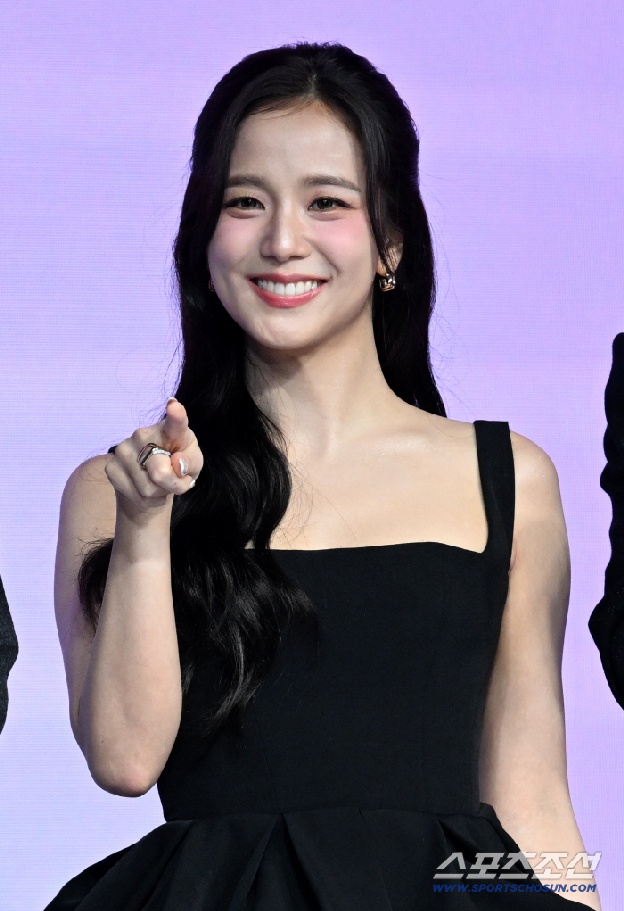 블랙핑크 지수 “친오빠 성추행-가정폭력 의혹과 전혀 관계없어, 법적대응”(전문)