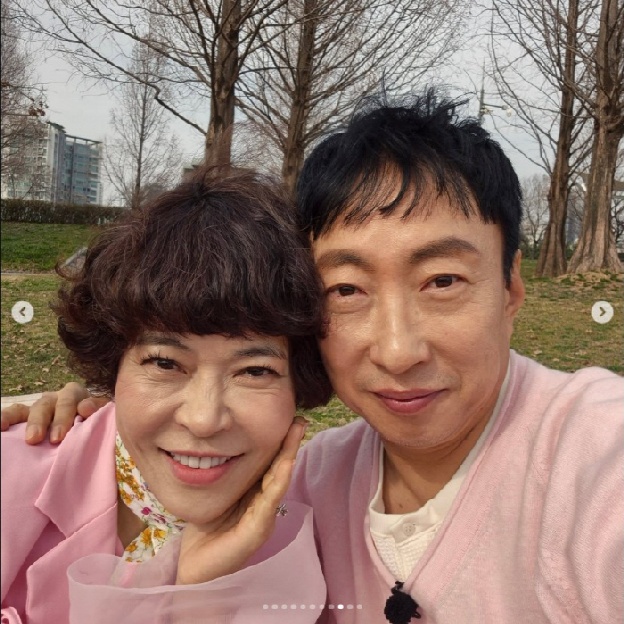 박명수, '여사친' 조혜련에 '현금 50만원' 쐈다…“연극배우들 밥 사줘”