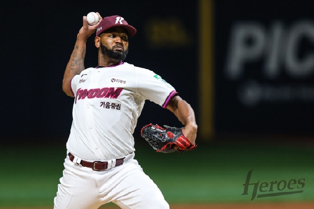 “와, 미쳤다” 알칸타라, 8이닝 무실점 역투…14번째 개인 최다 이닝 타이