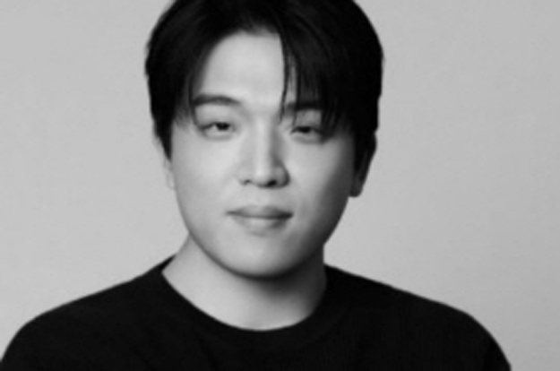 '흑백' 안성재 식당, '와인 바꿔치기' 논란 확산..“10만원 싼 페어링. 주문한 것과 달라”