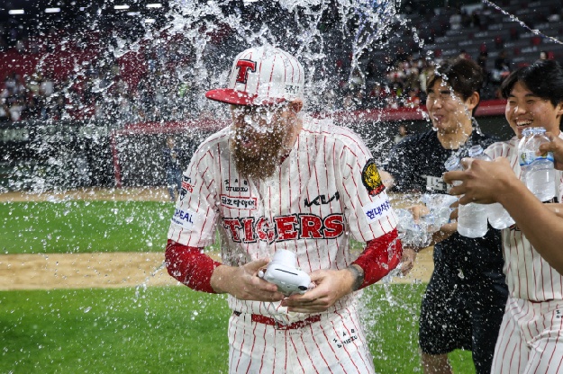 '최초-최초' KIA 역사 썼다, 17억 안 썼으면 어쩔 뻔했나…“한국 와서 완투는 하고 싶었는데”[일문일답]