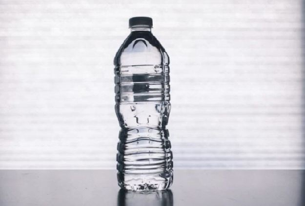 “동료 승진에 불만”..물병에 유해물질 넣은 연구원 체포