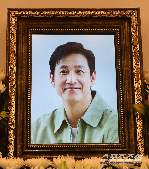 변영주 감독, 故 이선균 떠올리며 오열 “경찰·검찰 평생 용서 못해”