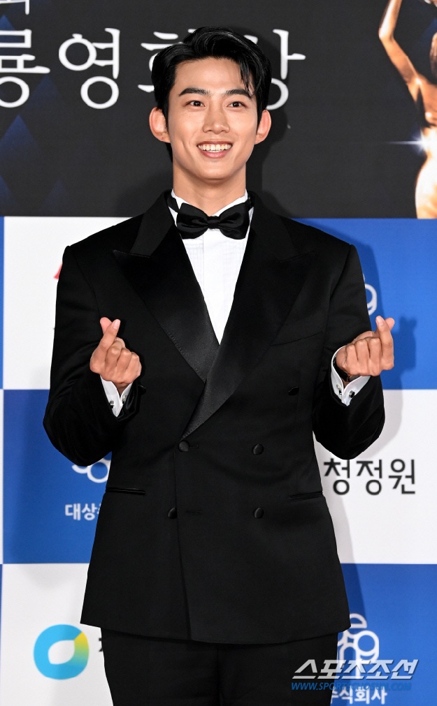 '프러포즈도 유출되더니'...옥택연, 결혼식도 도둑 촬영→첫 행보는 김혜윤 응원 [종합]