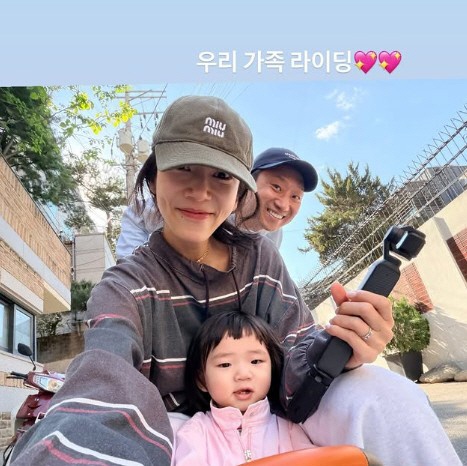 손담비, 딸에 '400만 원대' 전동차 선물..'럭셔리 육아템' 눈길