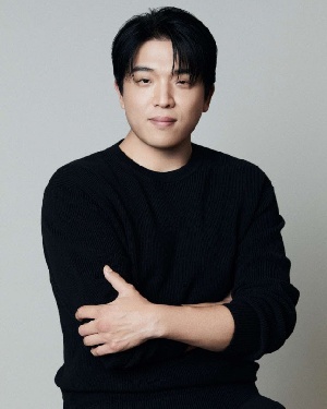 '늑장 사과 뒤 야식 영상'...안성재, 완벽주의 후폭풍...'와인 사건'으로 터진 최대 위기