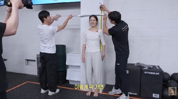 한가인, 프로필 키 축소 의혹에 분통…맨발로 '168cm' 인증 “170cm 아닙니다”