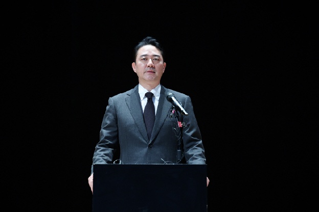 '법카 막힌' JTBC 최악의 위기, 홍정도 부회장 90도 사과→방송 재승인 대상[종합]