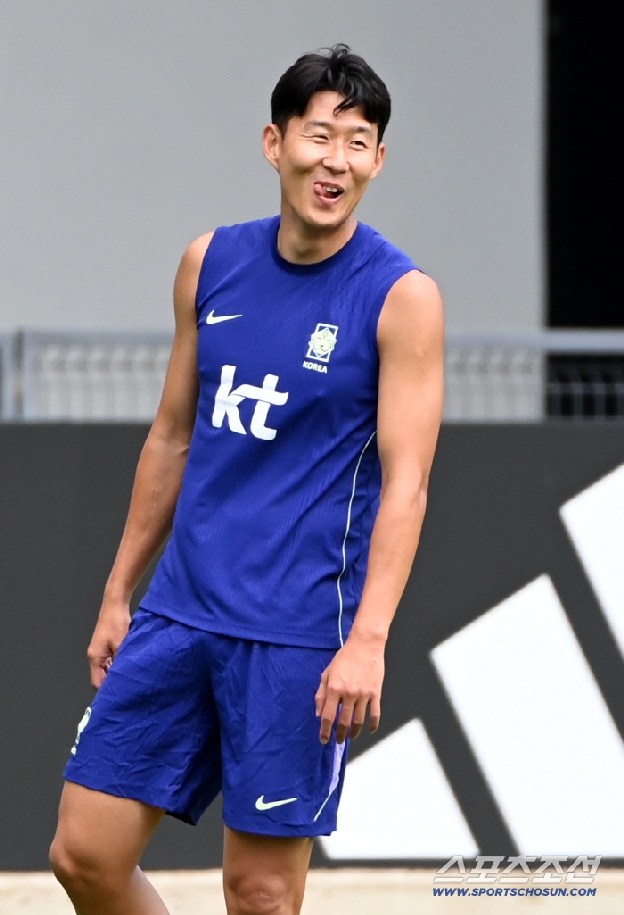 “손흥민 감시당할 뻔했어!” 하늘이 홍명보호 도왔다→드론 염탐 '초고속 대처' 성공
