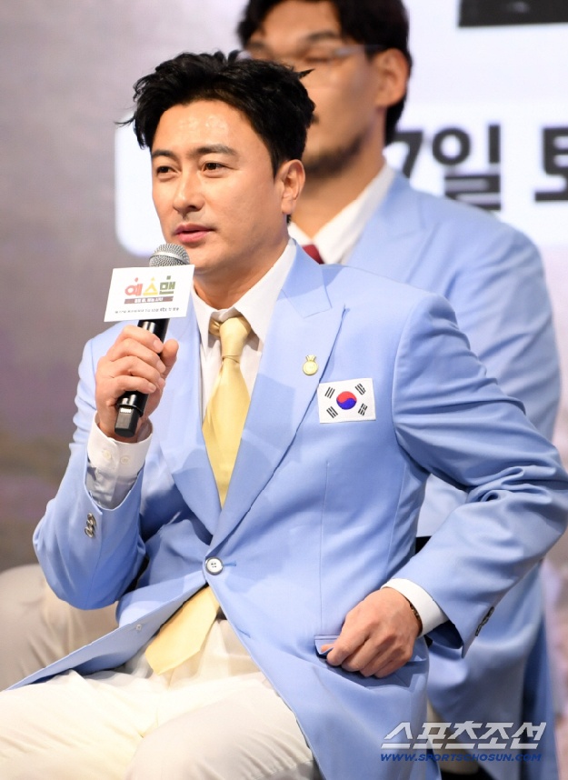 안정환도 분노했다 “전적으로 홍명보 감독 책임...싹 다 갈아엎어야”