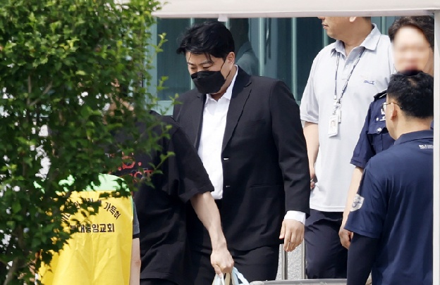 김호중, 가석방 후 올린 '친필 사과문'…“어긋나지 않게 살겠다”