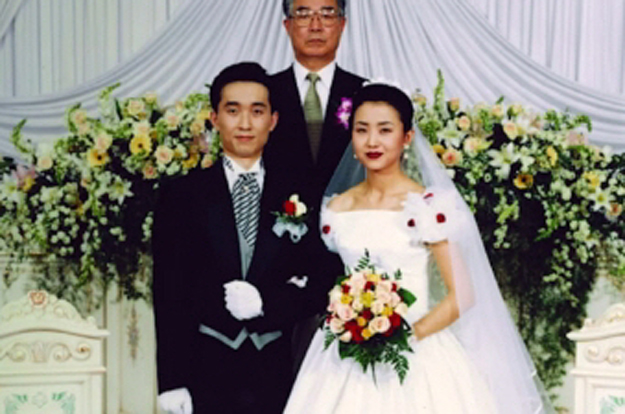 장항준♥김은희, 결혼식 사진 최초 공개..“헤어스타일 보고 둘 다 놀라”