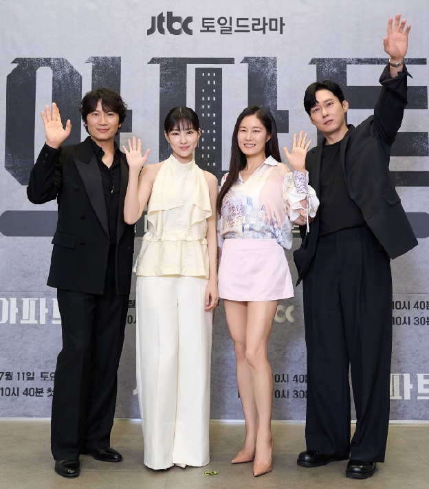 “지성=신의 영역”..연기신 모인 '아파트', 시청률로 집값 뚫을까