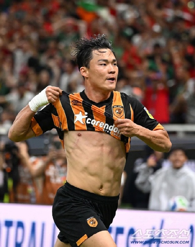 위기의 韓 축구 내가 이끈다, '월드컵 스타' 오현규, 한국인 21호 프리미어리거? 'EPL 승격' 헐시티 관심 “이적 제안 타진, 스카우트 파견”