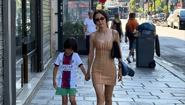 김나영♥마이큐, 폭염 덮친 파리서 가족여행..“공원이 제일 시원해”