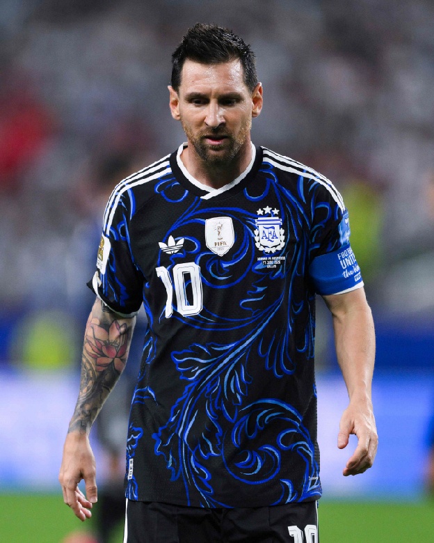 “40년전 마라도나 입었던 승리의 남색 유니폼 입는다” FIFA, 아르헨 특별요청 받아들였다[북중미월드컵]