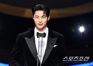 [이슈] 변우석, 본인 등장한 꿈 꾸고 20억 당첨된 팬에 “달려간다” 댓글로 화답