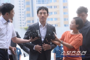 [이슈] 윤혜진, '성매매' ♥엄태웅 용서→복귀 찬반 논란에 “어떻게 반응할지는 내 선택” 반박