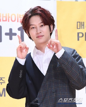 [이슈] “나 이런 XX야”…김희철, 장애등급에 슈주 활동 그만뒀던 심경 고백