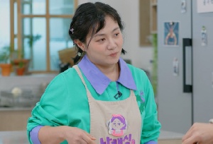 [이슈] 박나래 논란 여파에 웹예능 ‘나래식’도 멈췄다…제작 중단 결정