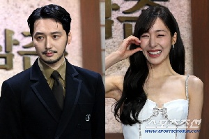 [이슈] 변요한, '열애' ♥티파니 영에 푹 빠진 이유 있었네…“이상형? 잘 웃는 사람”